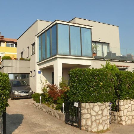 Apartment Branimir Omišalj Exteriör bild